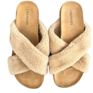 Lisa Vicky Sandals Womens Size 7M Beige Faux Fur Rubber Bottoms Casual Comfort